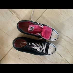 Black converses
